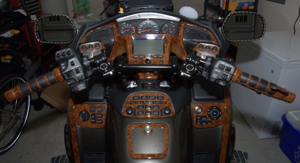 2010 Goldwing with dark mini burl.