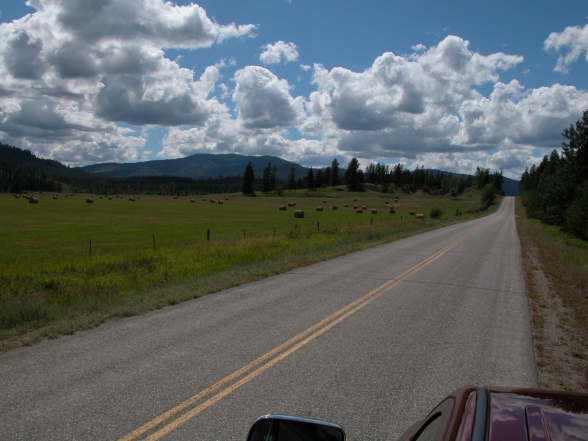 2016   Usk bale field