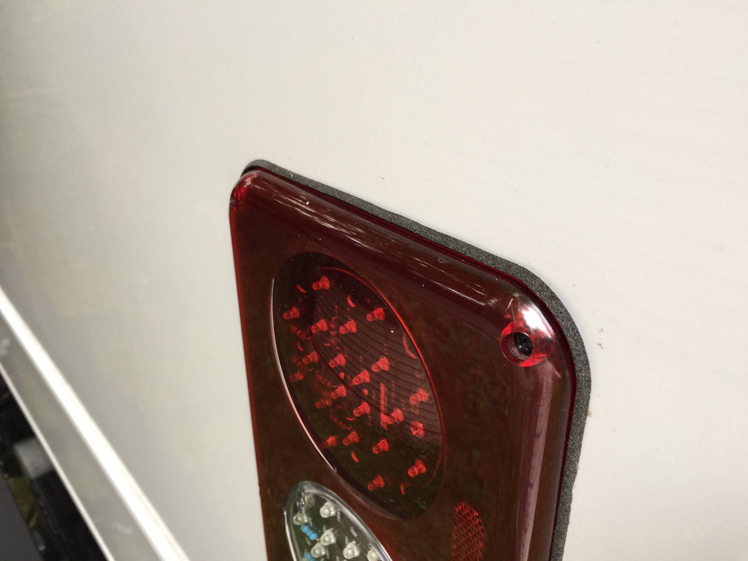 2017 sunseeker tail lamp