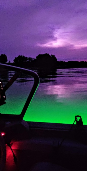 33179 really it’s the real sky and green is fishing light underneath the boat