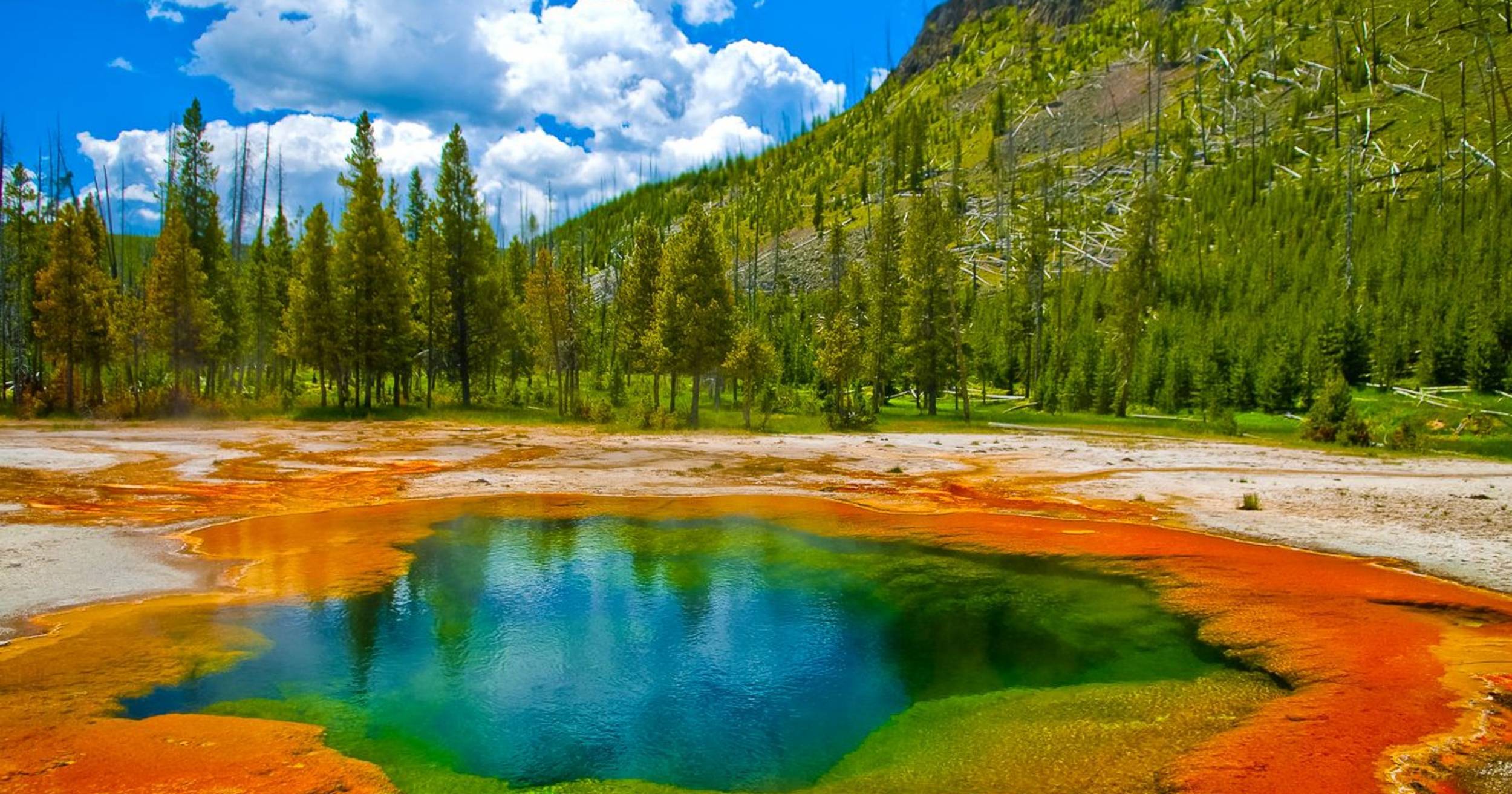 636559460866264567-1-Yellowstone-Kris-Wiktor-shutterstock-96972083