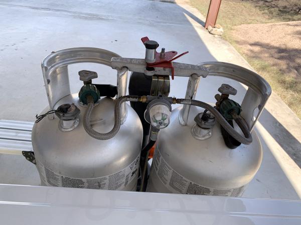 Aluminum 30 lb Tanks Top View IMG 2809 20200819