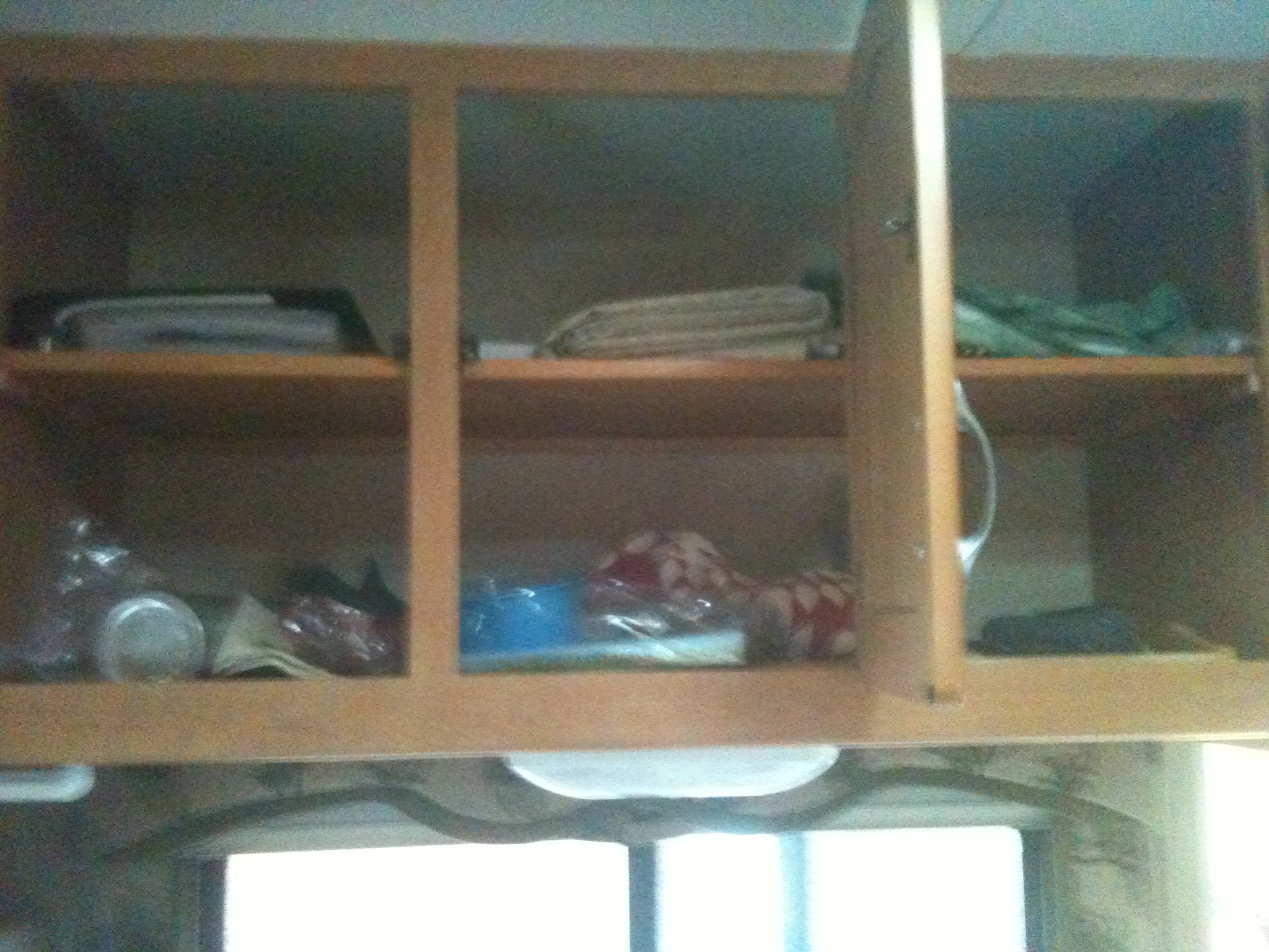 Cabinet shelf