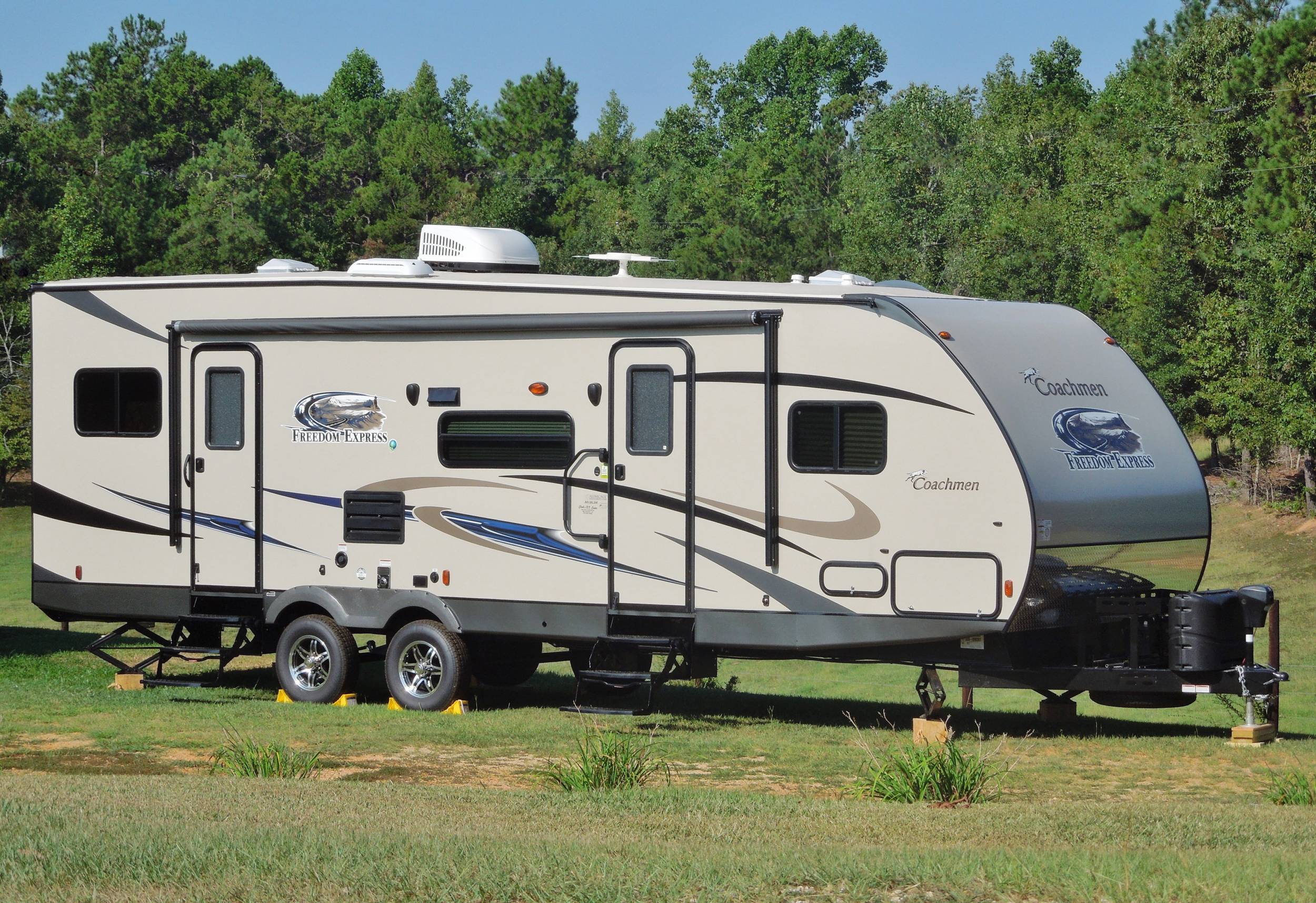 Coachmen Freedom Express 301 BLDS