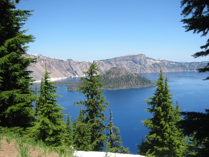 Crater_Lake_Ca_is_very_beautiful