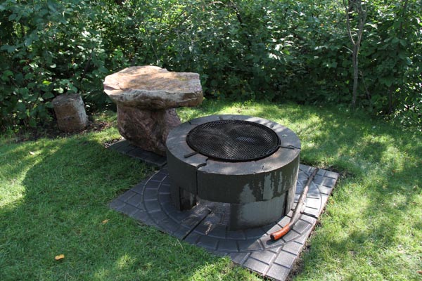 Deep Woods RV Park
Fire Pit & Rock Table