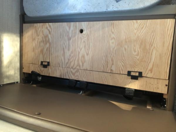 Dinette Mod 2 - Installed hinges on plywood base