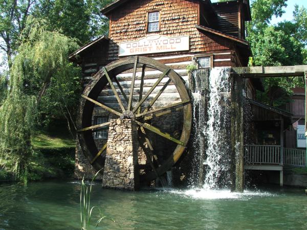 Dollywood Gristmill in the summer!