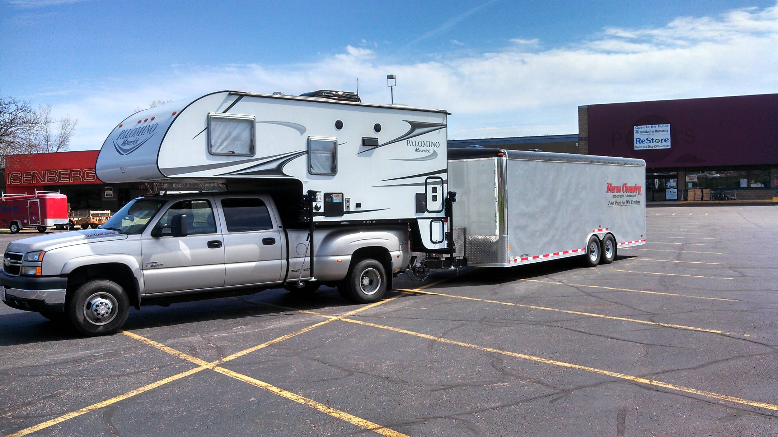 Duramax at work. 27,000 lbs gross Palomino M2910