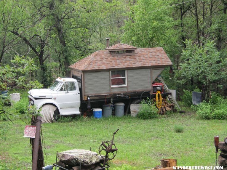 Flatbed camper