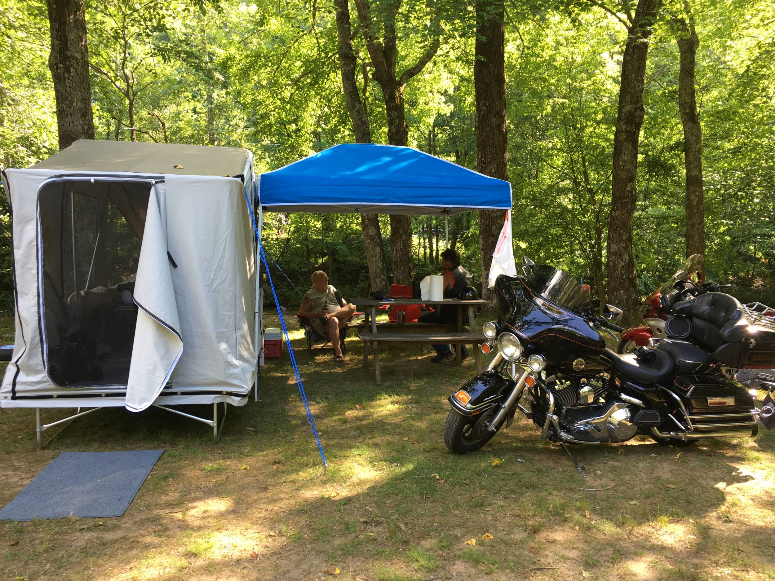 Harley Pop UP Camping