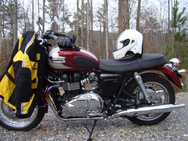 Ken's 2009 Triumph Bonneville T100