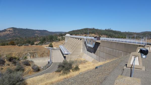 Lake Oroville spillway and road to the ramps.