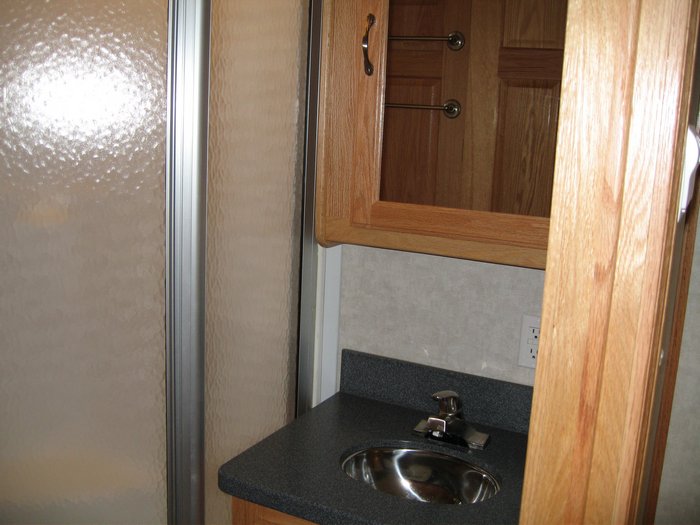 Lav sink &amp; medicine cabinet