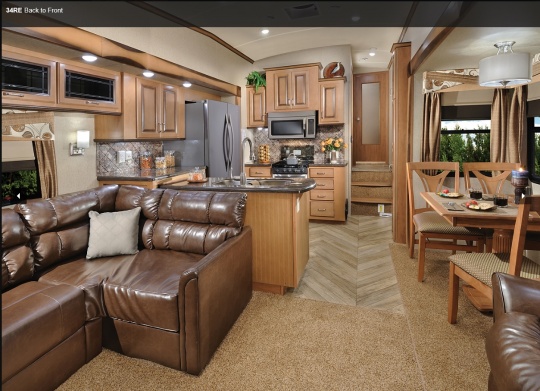 Living area and kitchen in the new Cedar Creek 34re