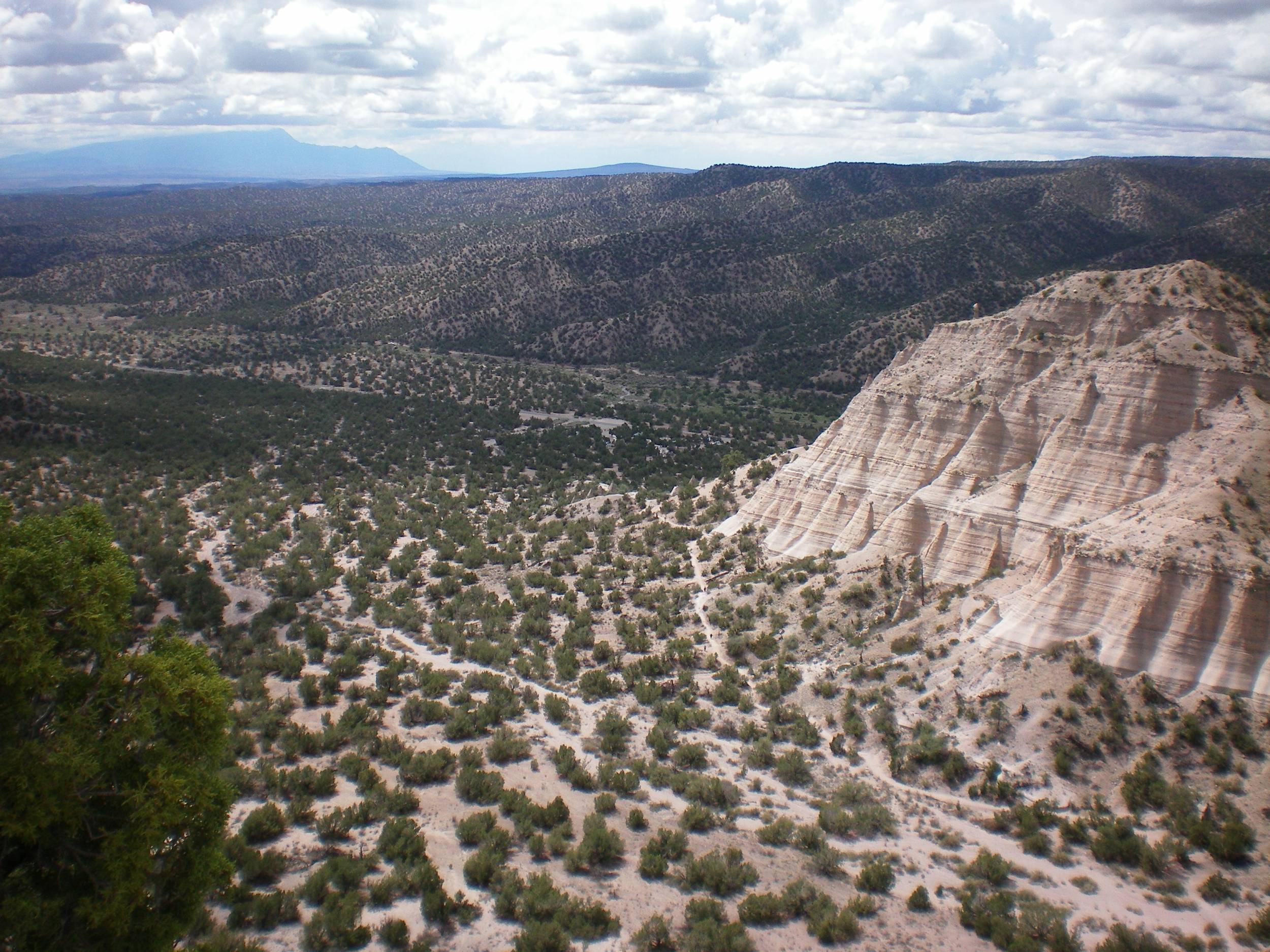 Looking back at the parking lot from the top of the Canyon Trail.