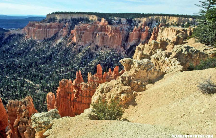 Looking south on Bryce's Rim Trail