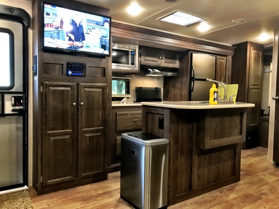 Love the stainless appliances