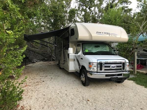 Nice clean and secure campsites with full hookups