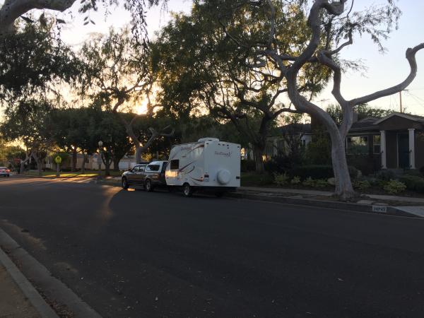 Out of the driveway and on our street, getting ready to (finally, 4.5 hours late) get on the long drive (15 mins. FIFTEEN minutes from home) to Dockwe