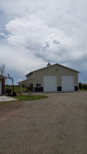 Outbuilding for 5th wheels