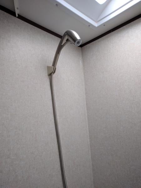 Oxygenics shower head in brushed nickel w/ Dura Faucet shower hose.  The hose that comes with the Oxygenics is junk.