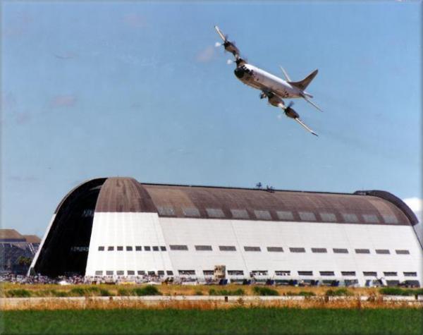 P 3 over Hangar 1 @ NAS Moffett Field Ca