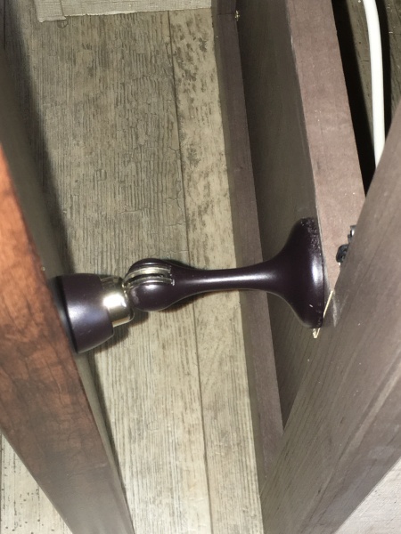 Picture of the installed door holder