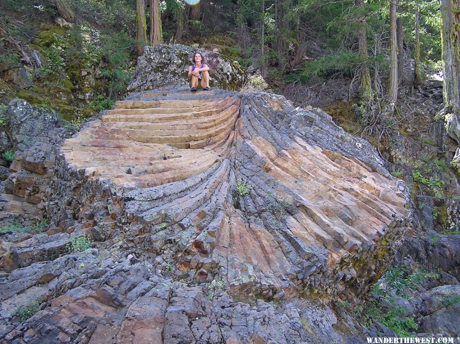 Postpile Outcrop 001