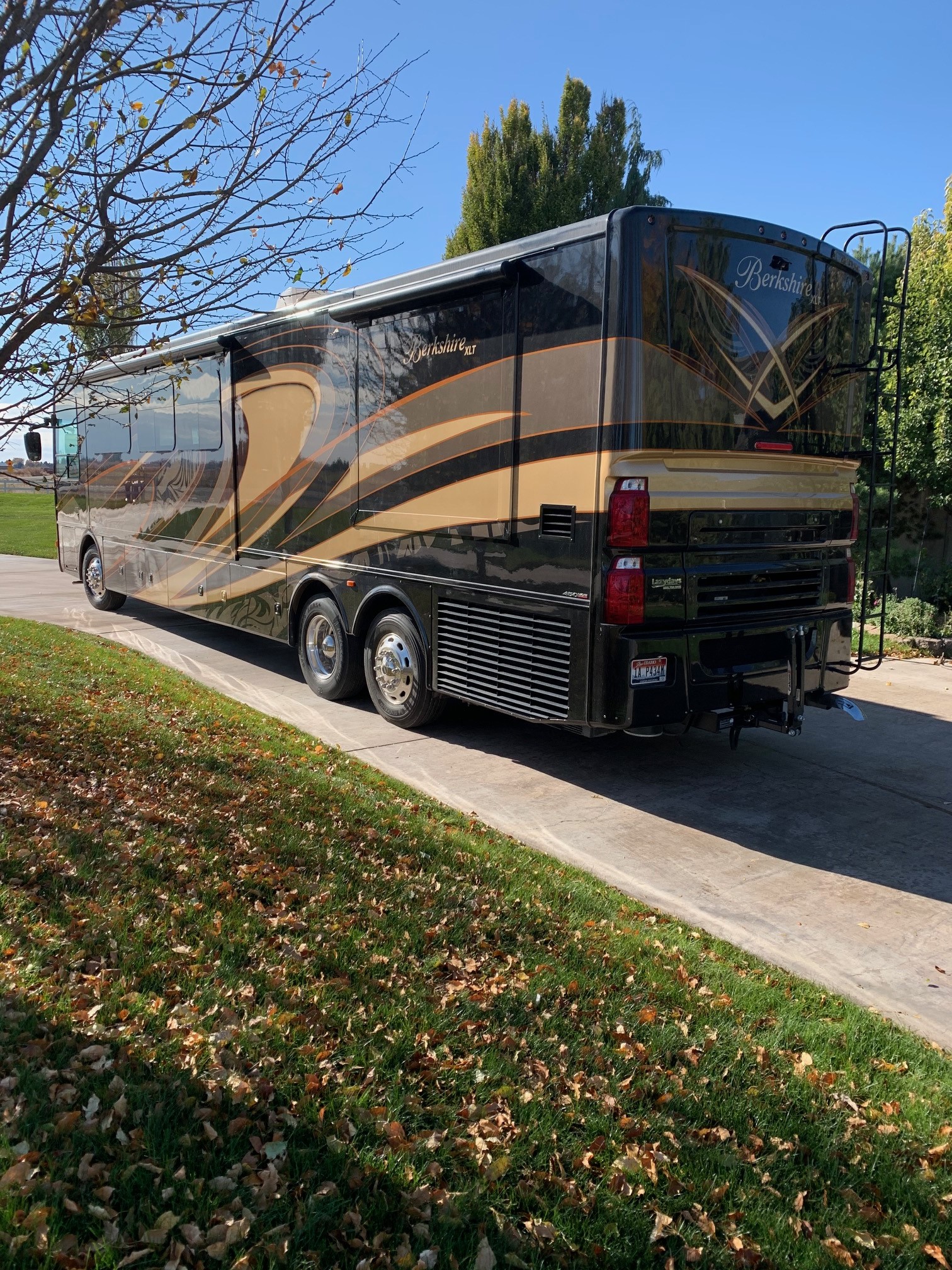 SIDE VIEW.  BEAUTIFUL BROWN CUSTOM PAINT