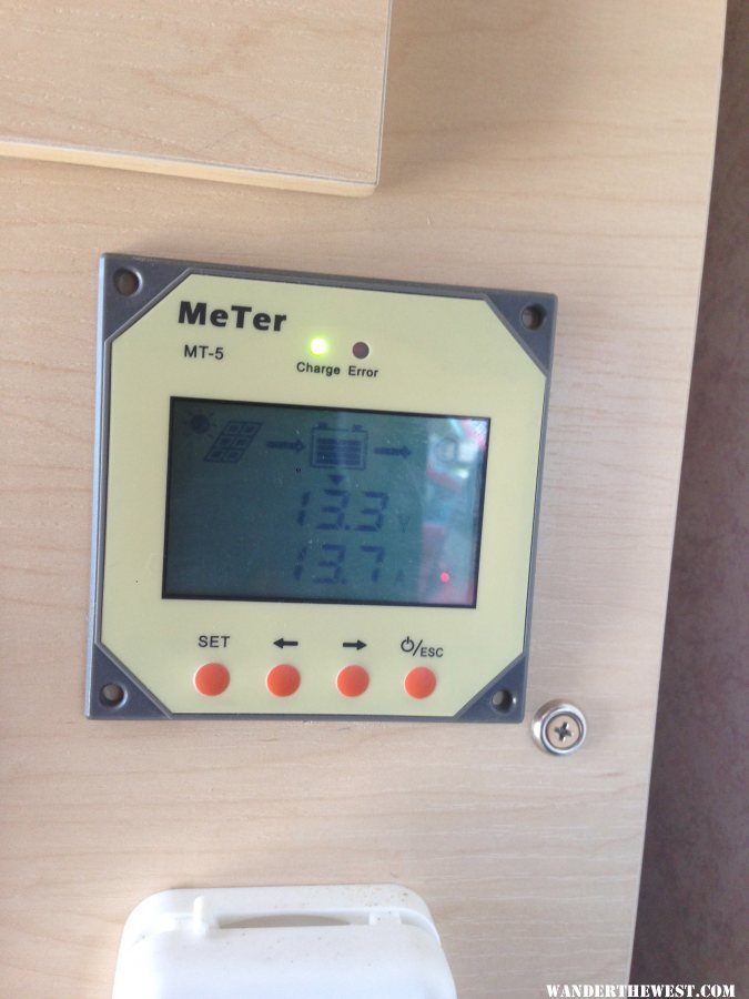 Solar Controller with 3 way fridge running on DC only