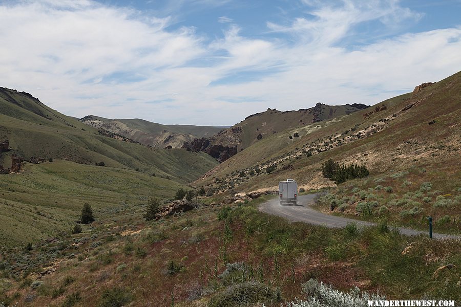 Starting the descent into Leslie Gulch