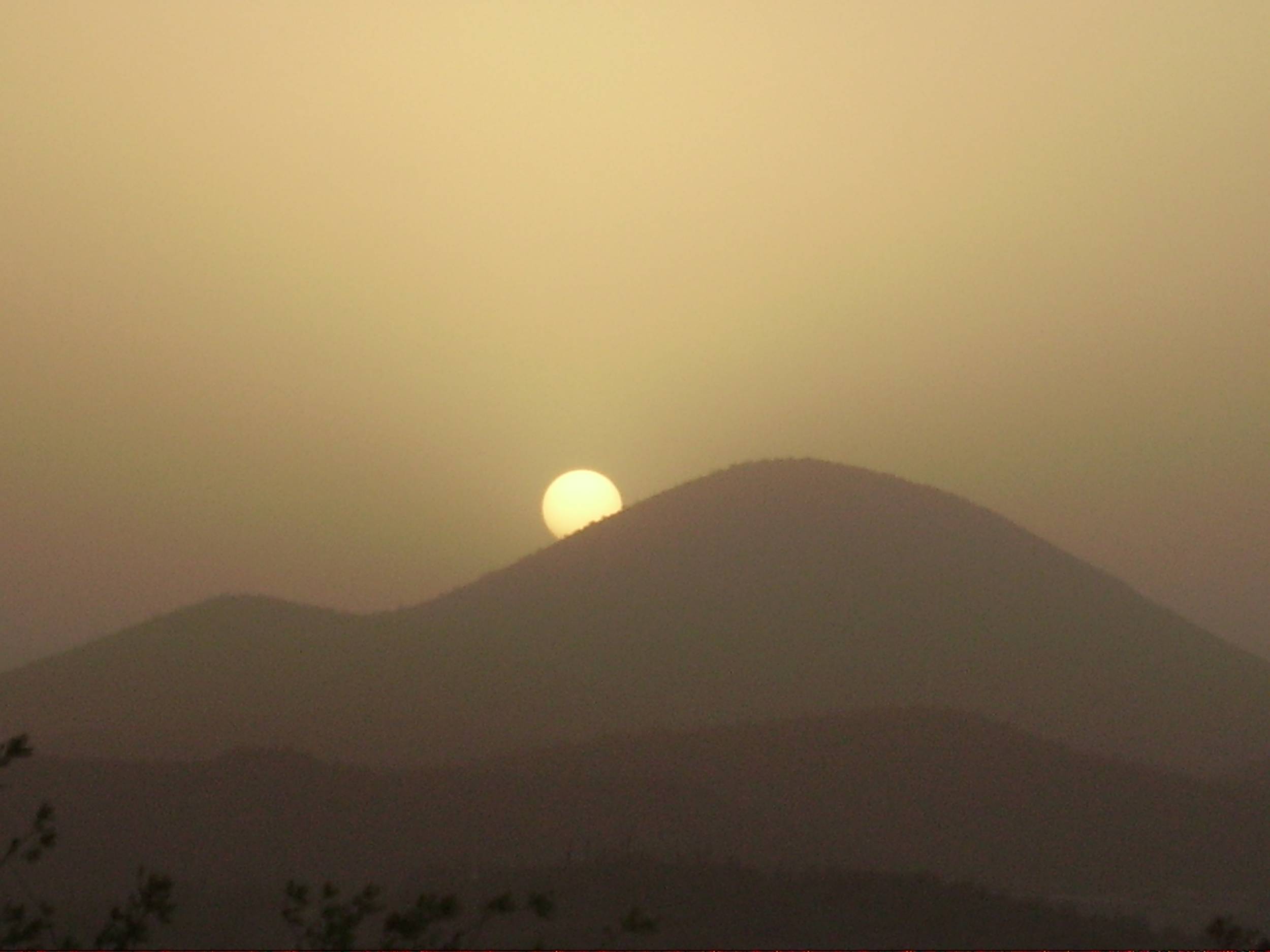 Sun set in a dust strom