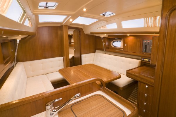 Sunbeam 34 sailboat cabin