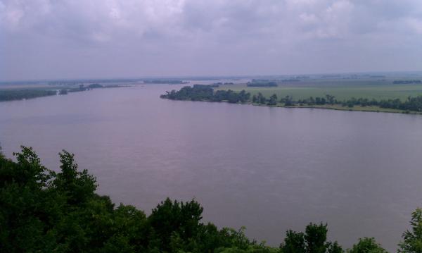 Swollen Missouri River 34, above flood stage