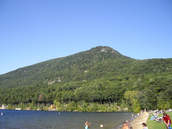 the lake at the Branbury State Park