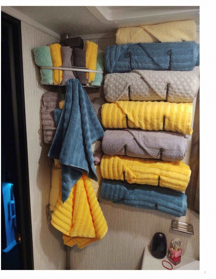 TOWEL STORAGE PIC