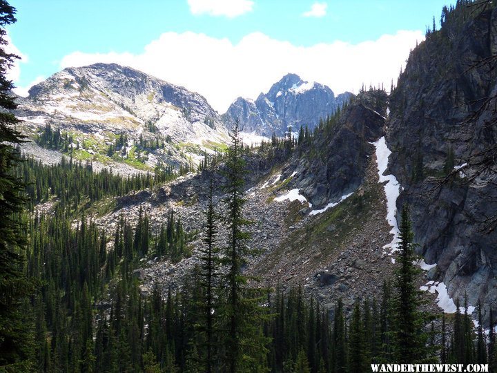 Trail to Gwillim Lakes (4).jpg