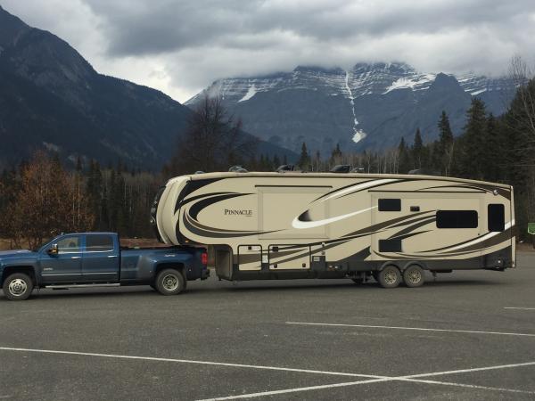 Using Mt Robson as backdrop. One of only a few times past here the top was in clouds