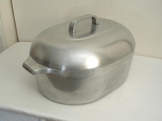 WAGNER WARE MAGNALITE ALUMINUM ROASTER