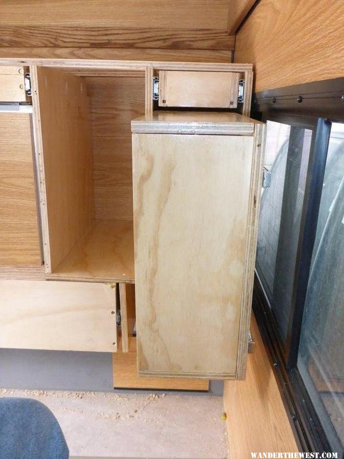 Wave 3 pullout drawer with drawer slides on back