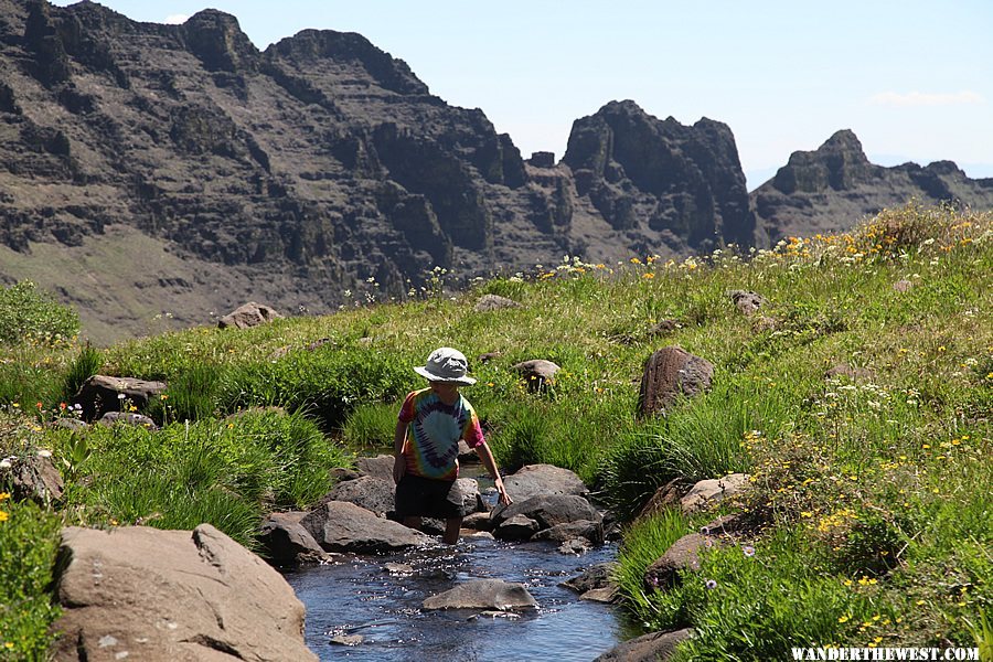 Wildhorse Lake Trail